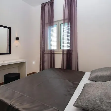 Apartment Beautiful In Rogoznica With Sauna *