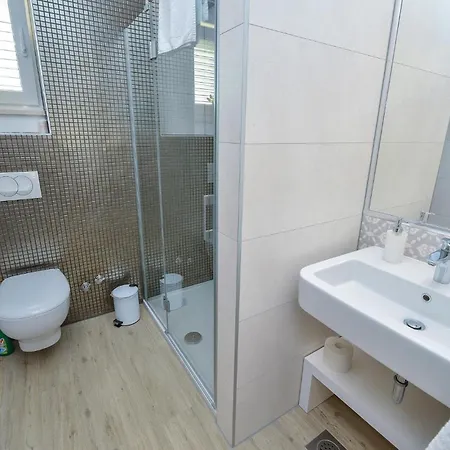 Apartment Beautiful In Rogoznica With Sauna