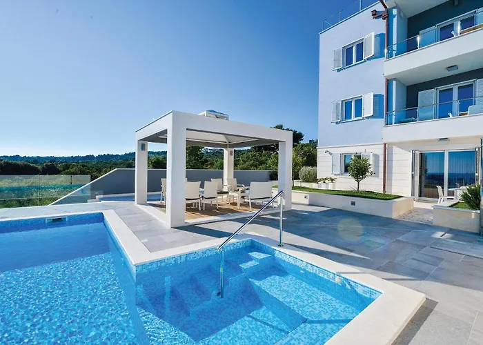 Appartement Beautiful In Rogoznica (Sibenik-Knin)